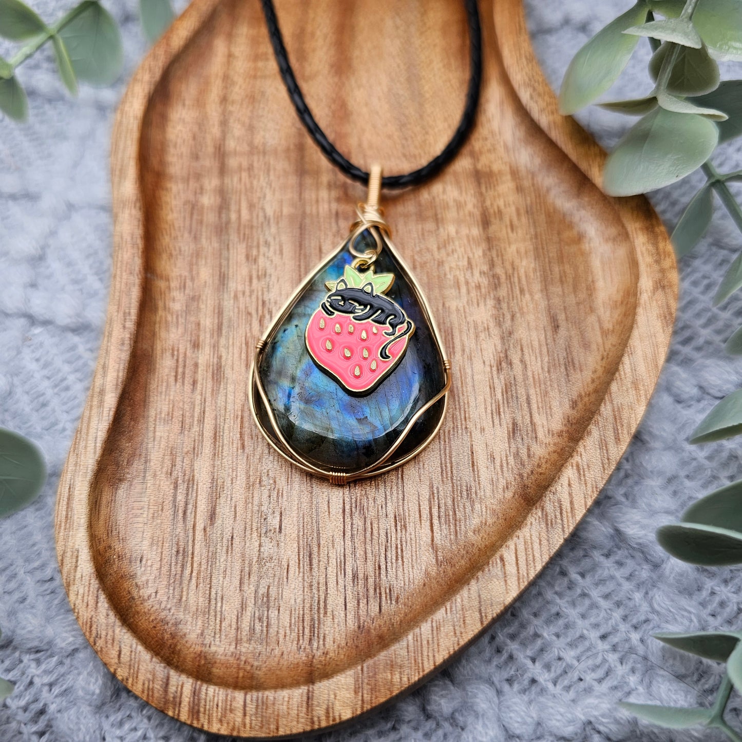 Labradorit & Erdbeerkatze Anhänger | Schmuckdraht | Edelstein Halskette