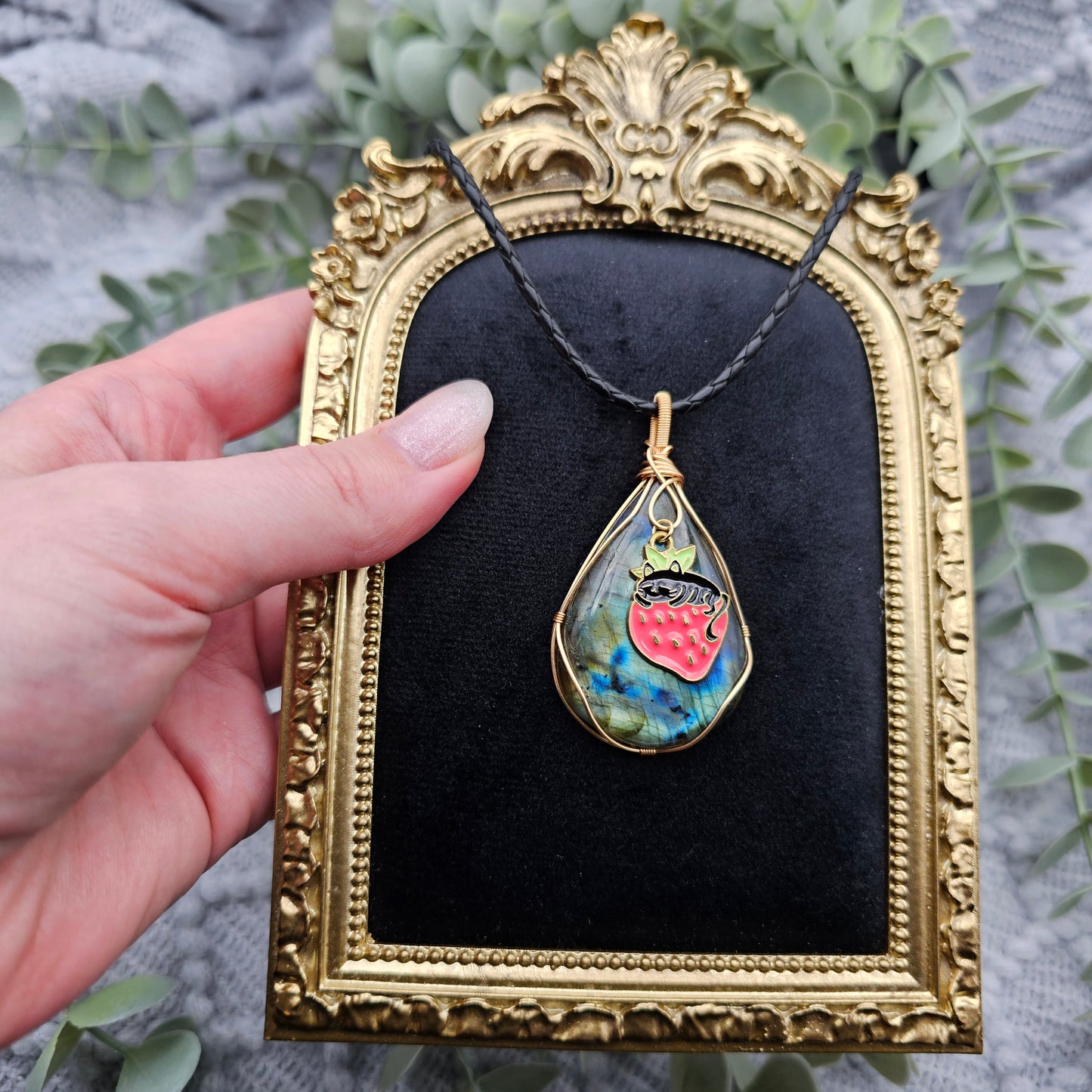 Labradorit & Erdbeerkatze Anhänger | Schmuckdraht | Edelstein Halskette