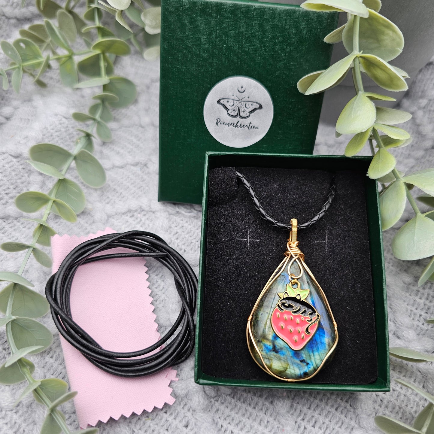 Labradorite & Strawberry Cat Pendant | Jewelry Wire | Gemstone Necklace