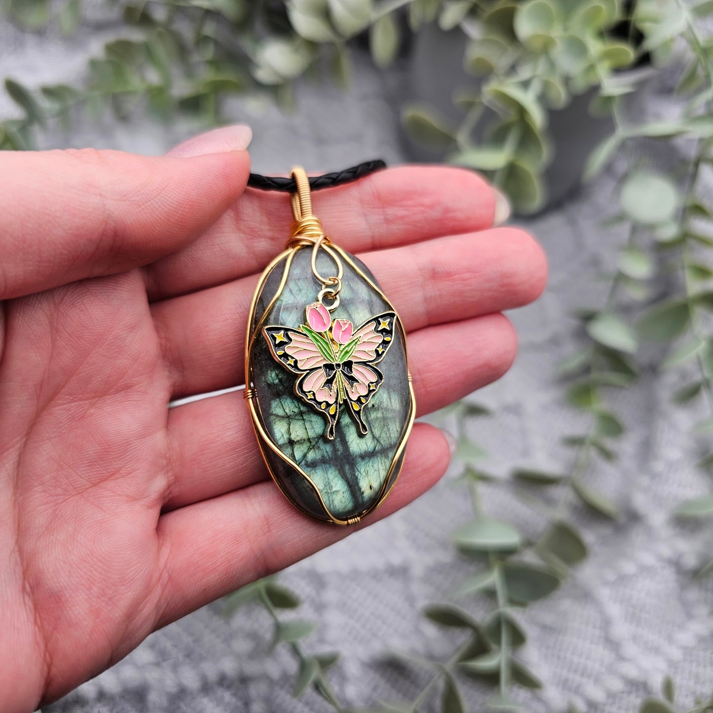 Labradorit & Schmetterling Anhänger | Schmuckdraht | Edelstein Halskette