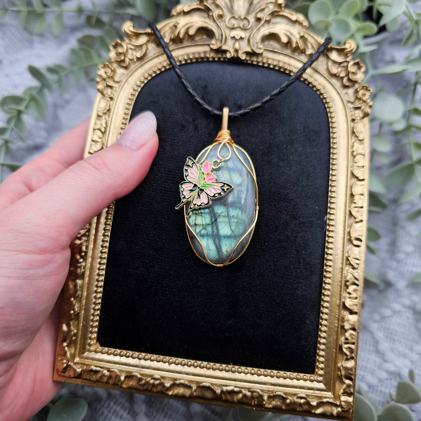 Labradorit & Schmetterling Anhänger | Schmuckdraht | Edelstein Halskette