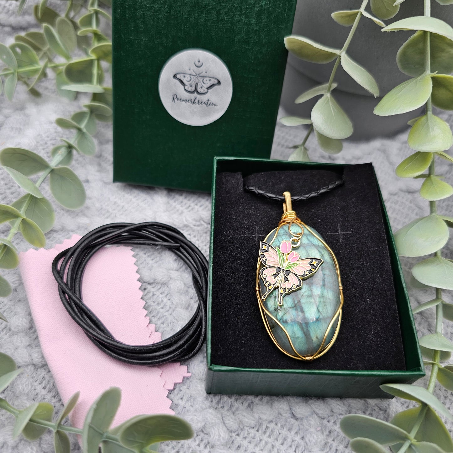 Labradorit & Schmetterling Anhänger | Schmuckdraht | Edelstein Halskette