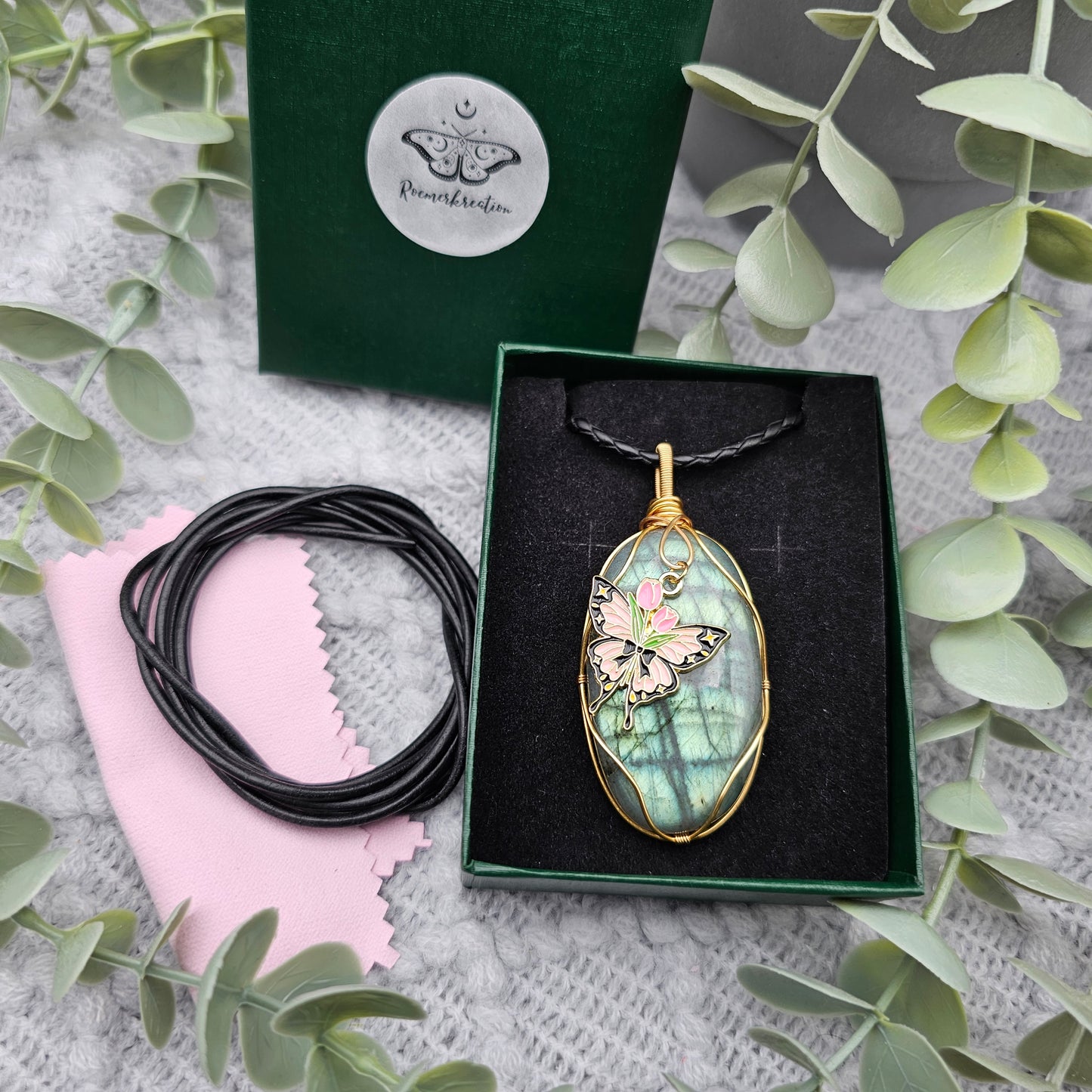 Labradorit & Schmetterling Anhänger | Schmuckdraht | Edelstein Halskette