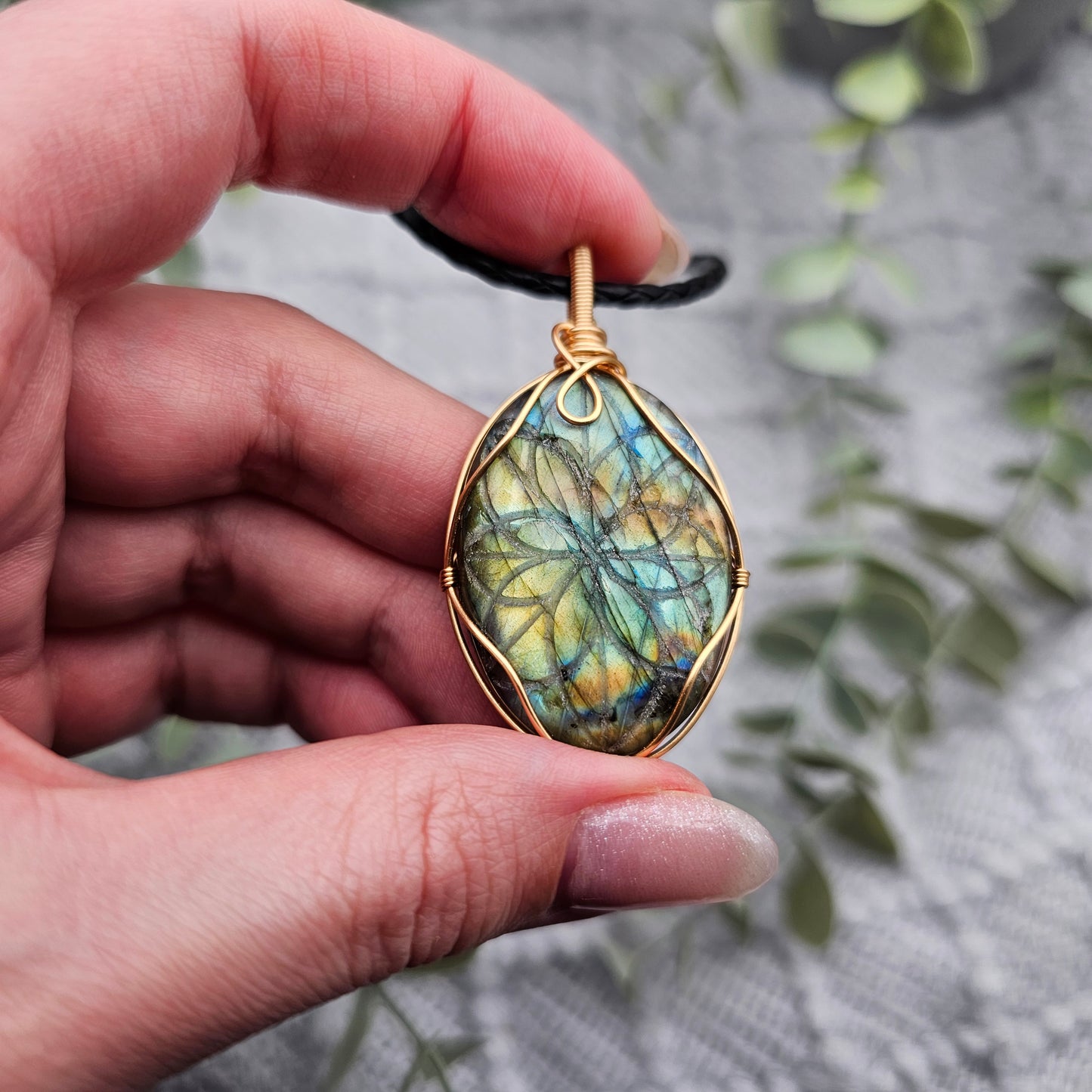 Labradorite Engraved Pendant | Jewelry Wire | Gemstone Necklace