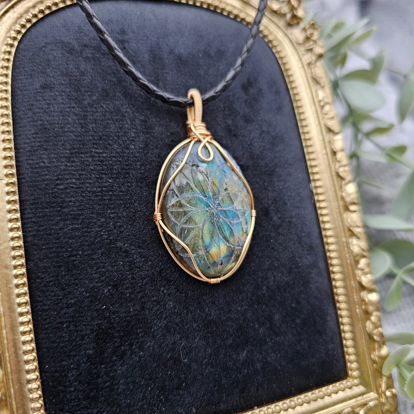 Labradorite Engraved Pendant | Jewelry Wire | Gemstone Necklace
