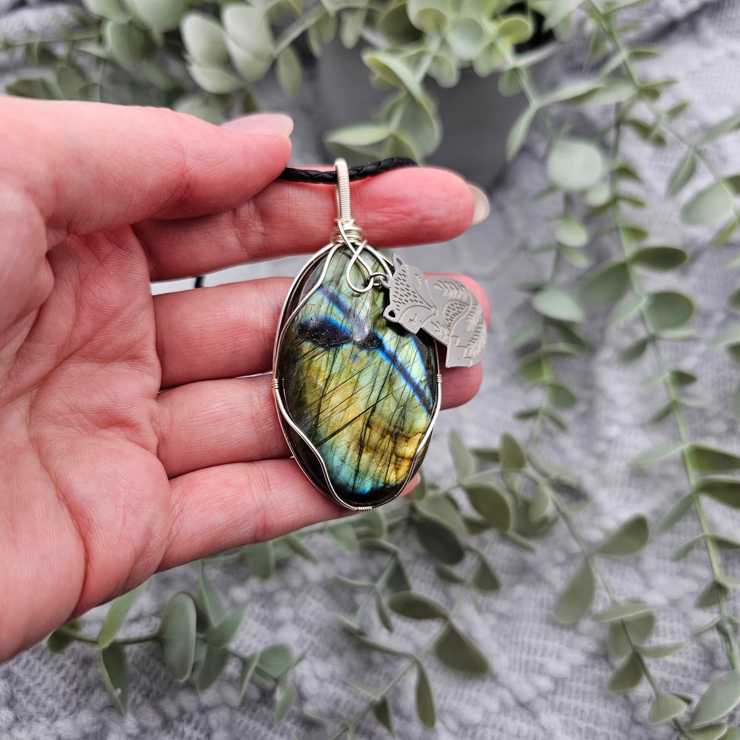 Labradorite & Fox Pendant | Jewelry Wire | Gemstone Necklace