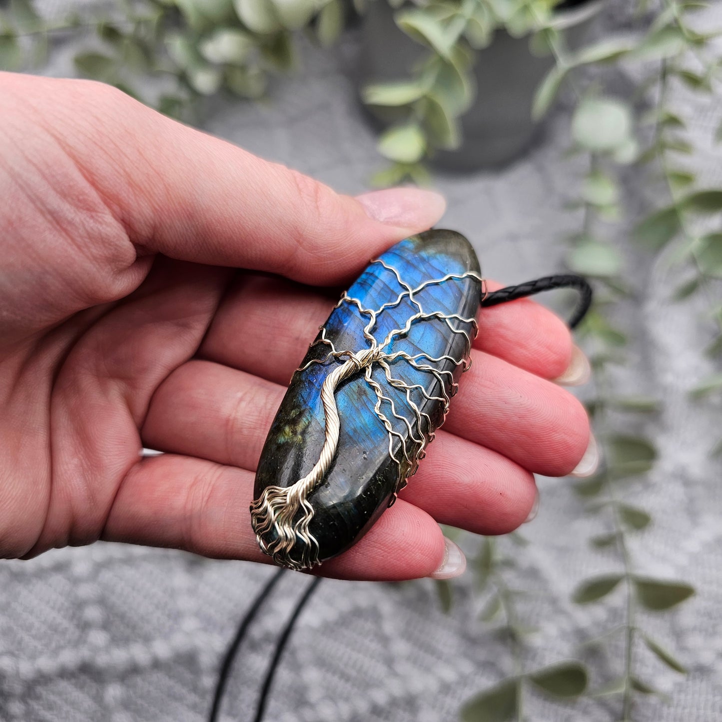 Labradorit Lebensbaum Anhänger | Schmuckdraht | Edelstein Halskette