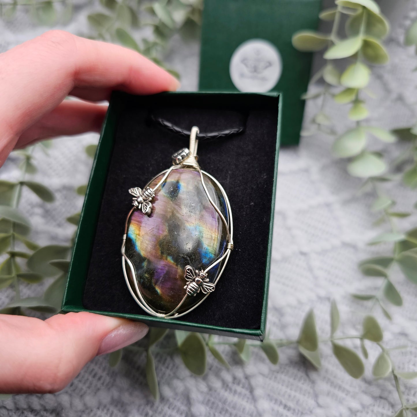 Labradorit & Bienen Anhänger | Schmuckdraht | Edelstein Halskette