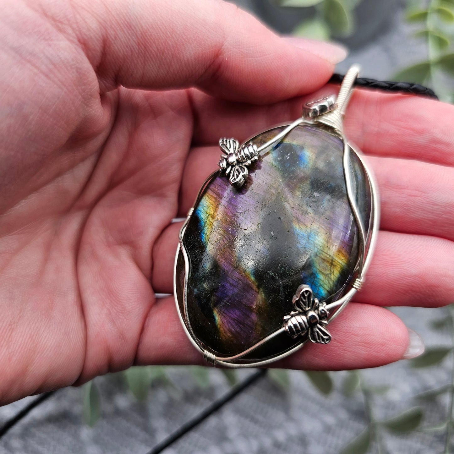 Labradorit & Bienen Anhänger | Schmuckdraht | Edelstein Halskette