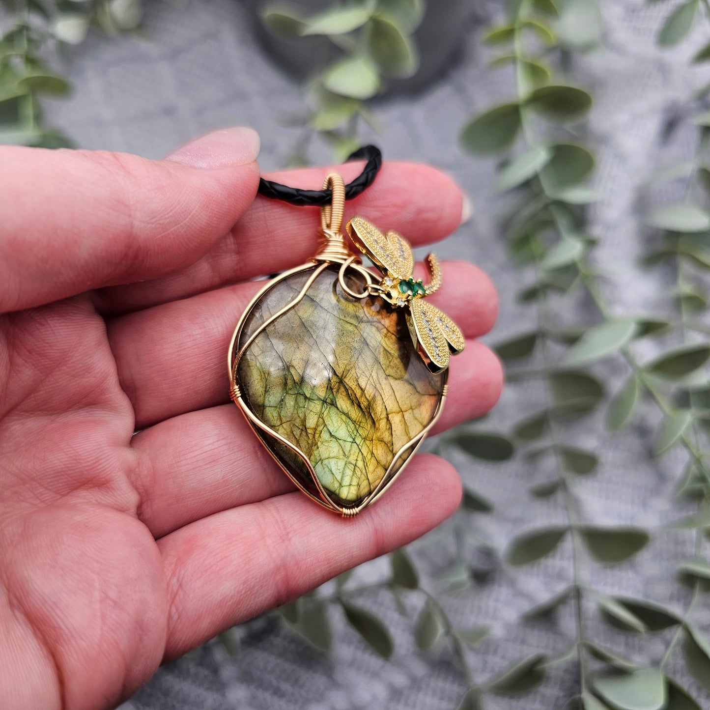 Labradorit & Libelle Anhänger | Schmuckdraht | Edelstein Halskette