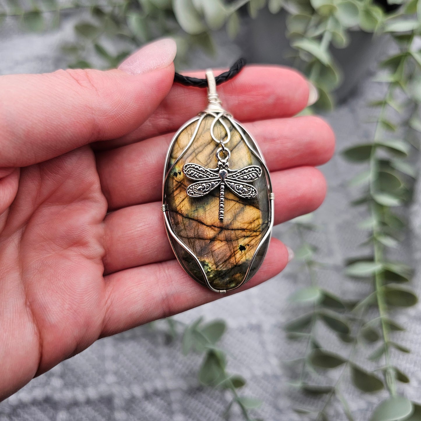 Labradorit & Libelle Anhänger | Schmuckdraht | Edelstein Halskette