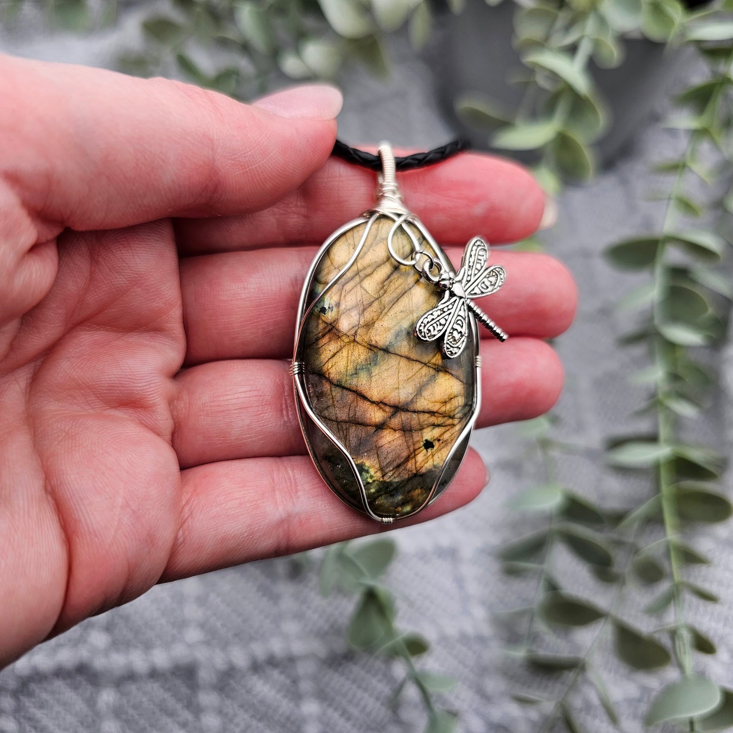 Labradorit & Libelle Anhänger | Schmuckdraht | Edelstein Halskette