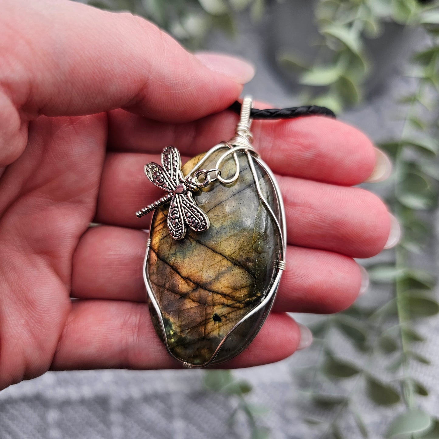 Labradorit & Libelle Anhänger | Schmuckdraht | Edelstein Halskette