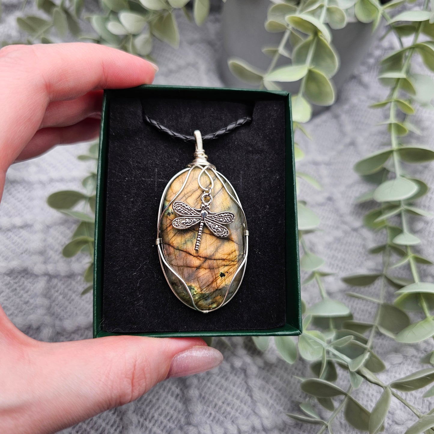 Labradorit & Libelle Anhänger | Schmuckdraht | Edelstein Halskette