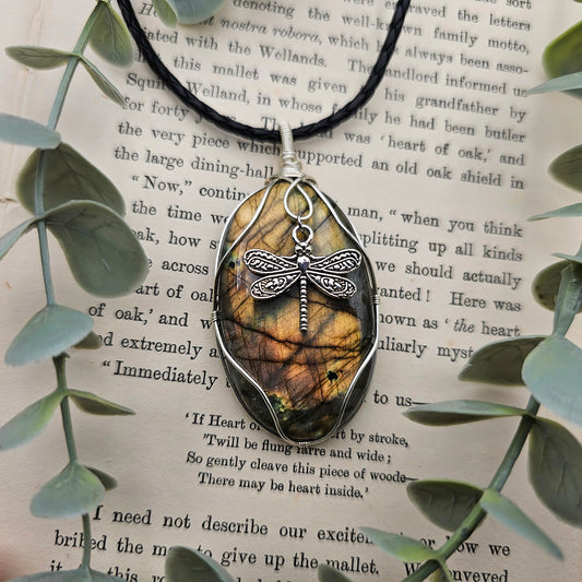 Labradorite & Dragonfly Pendant | Jewelry Wire | Gemstone Necklace