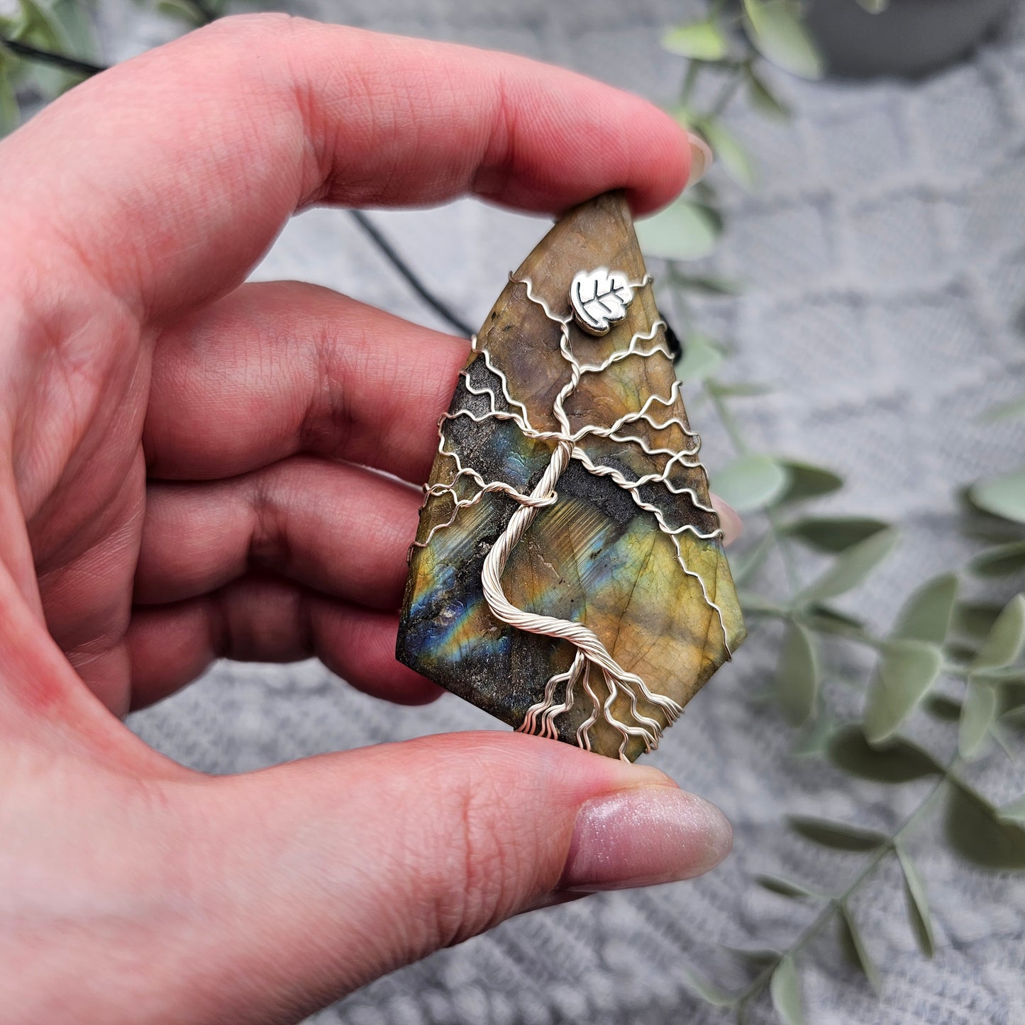 Labradorit roh Platte Lebensbaum Anhänger | Schmuckdraht | Edelstein Halskette