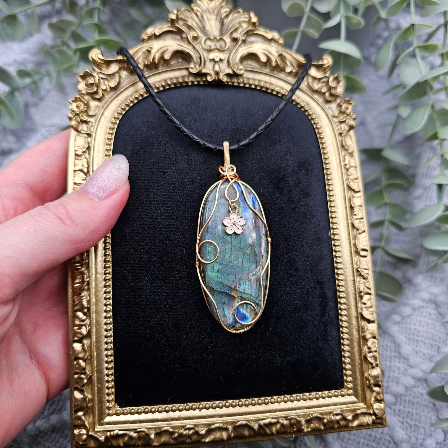 Labradorit & Sakura Anhänger | Schmuckdraht | Edelstein Halskette