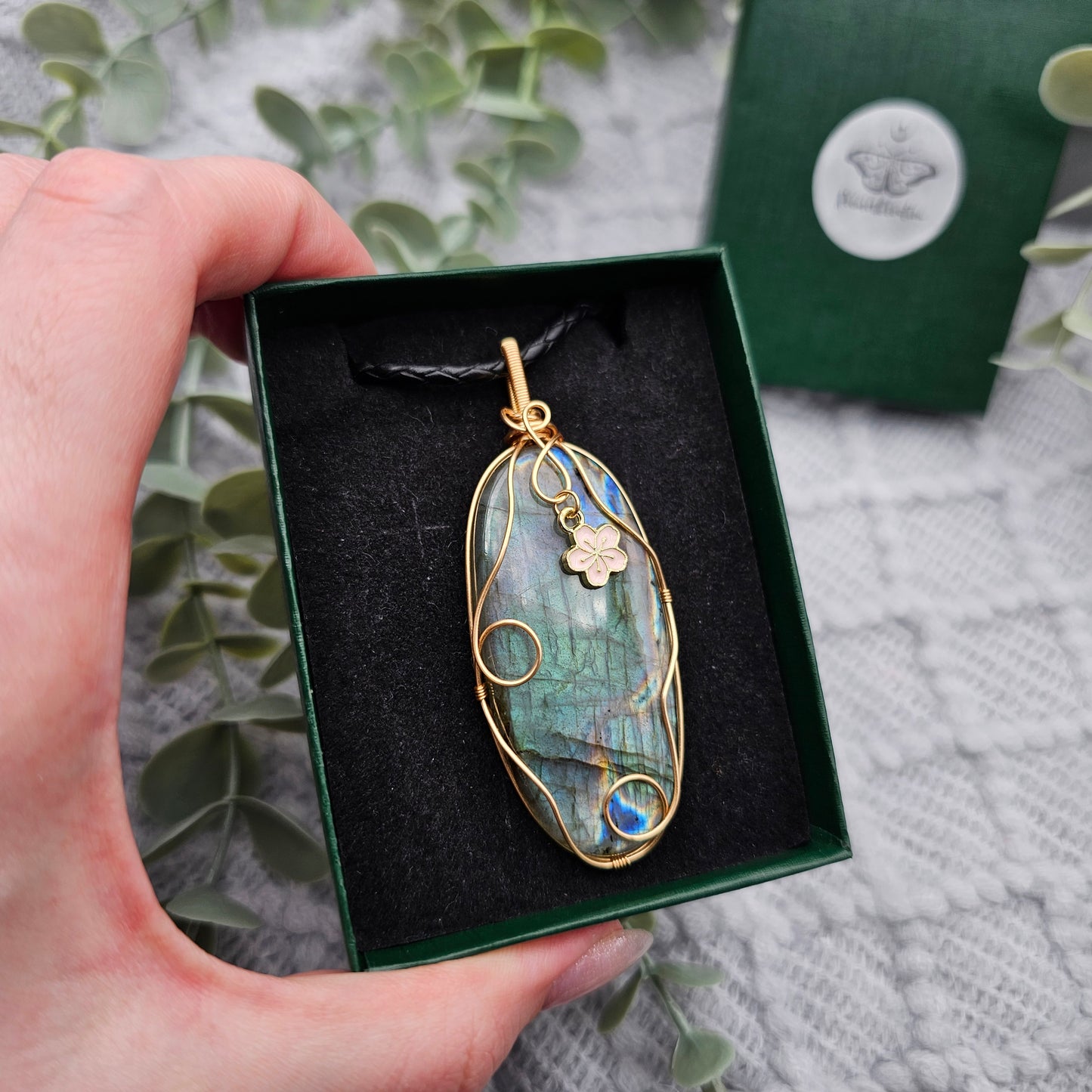 Labradorit & Sakura Anhänger | Schmuckdraht | Edelstein Halskette