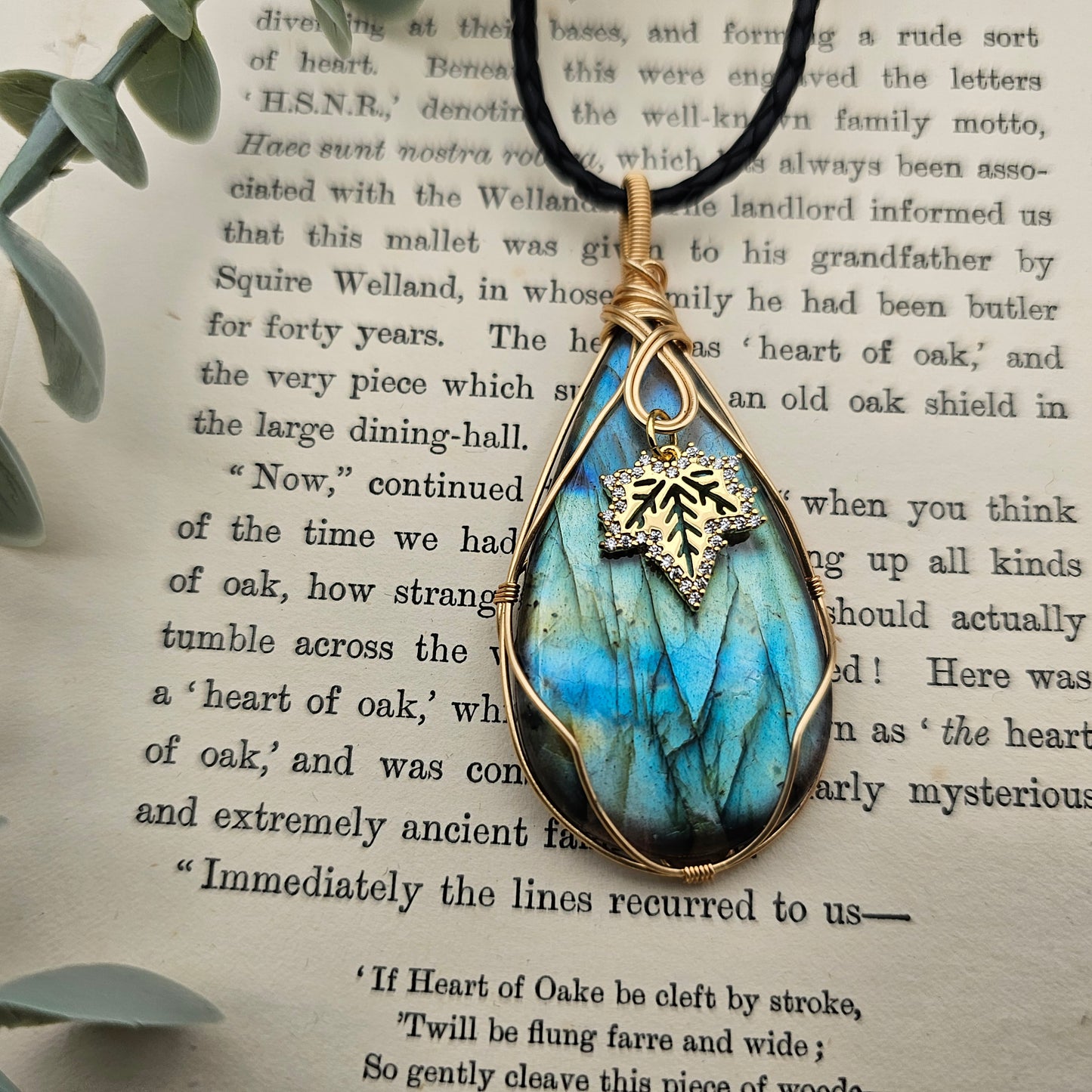 Labradorit & Ahornblatt Anhänger | Schmuckdraht | Edelstein Halskette