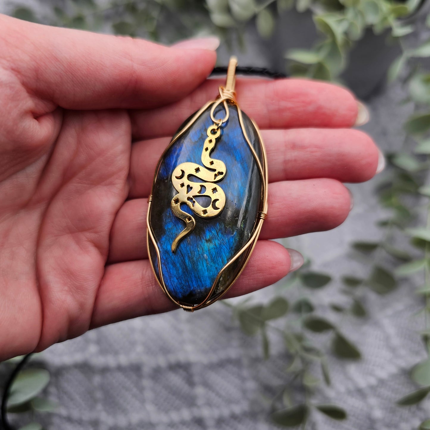 Labradorit & Schlange Anhänger | Schmuckdraht | Edelstein Halskette