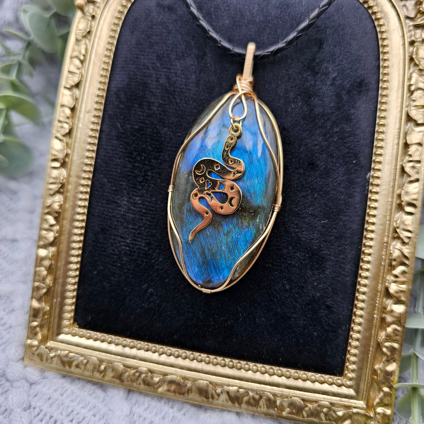 Labradorit & Schlange Anhänger | Schmuckdraht | Edelstein Halskette