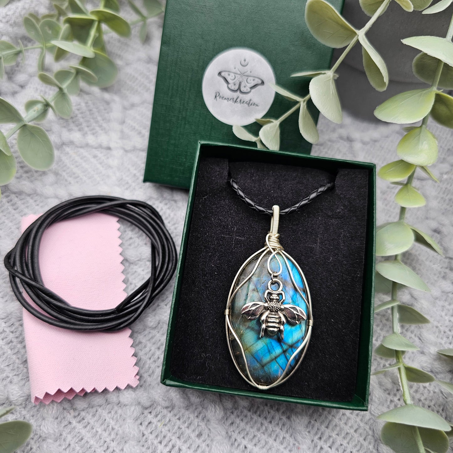 Labradorite & Bee Pendant | Jewelry Wire | Gemstone Necklace