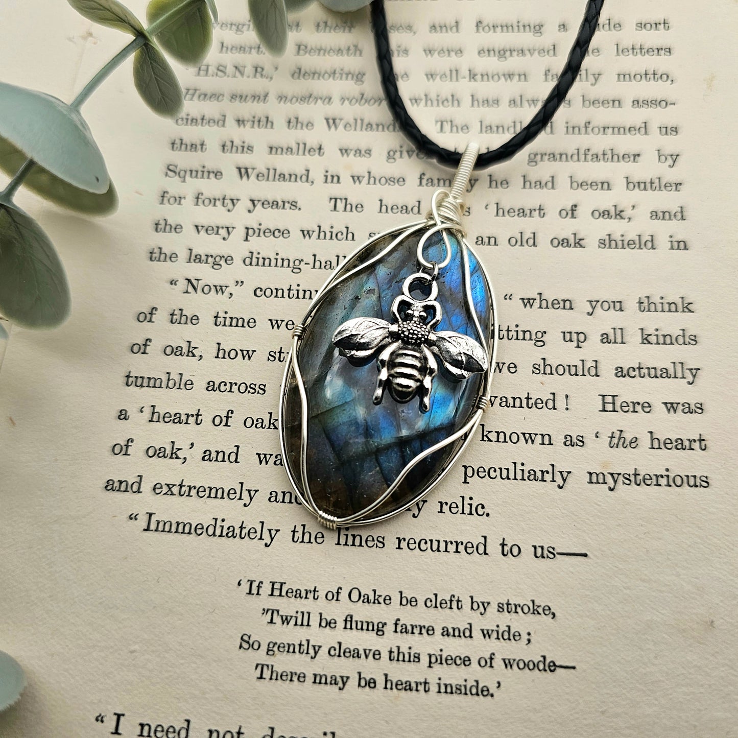 Labradorit & Biene Anhänger | Schmuckdraht | Edelstein Halskette