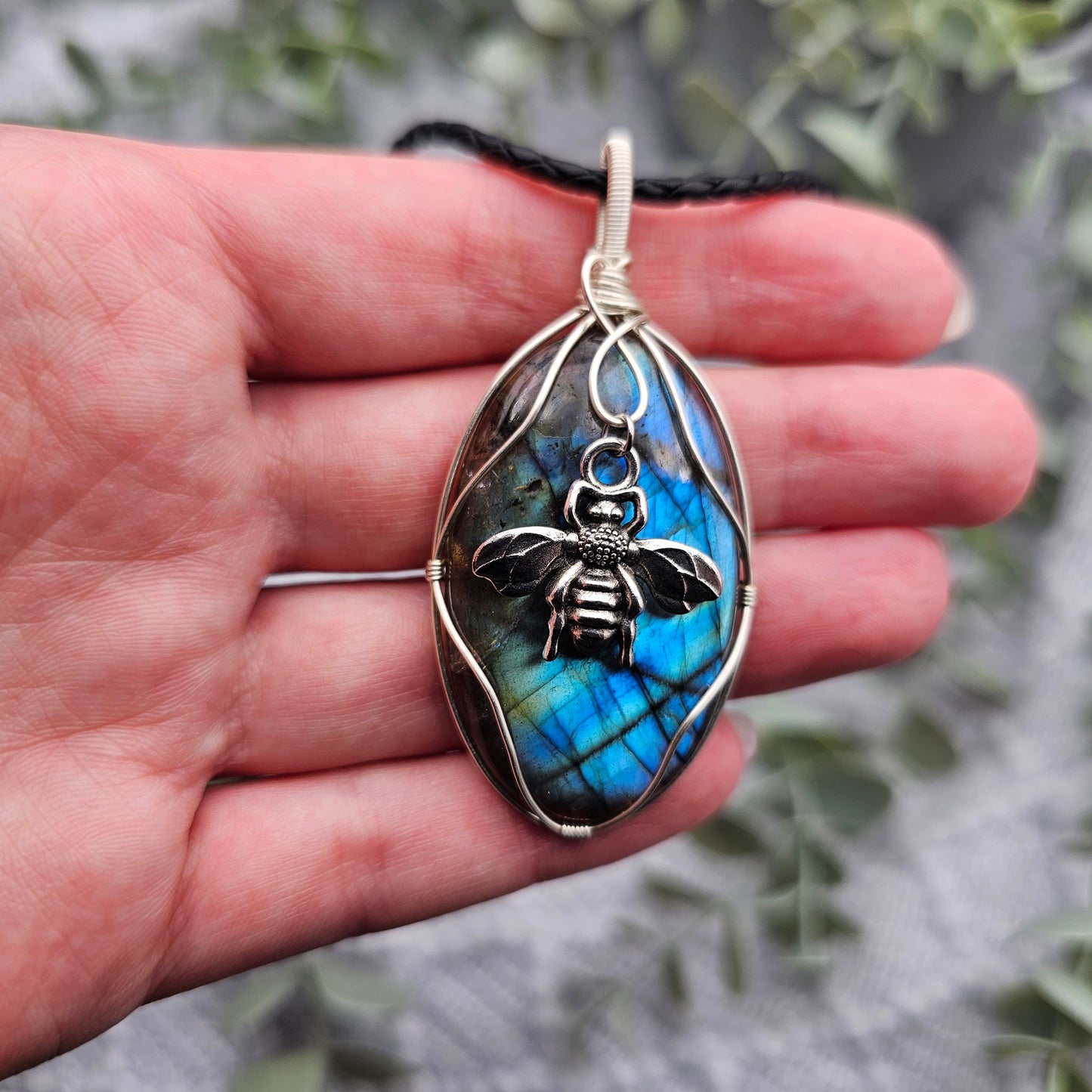Labradorite & Bee Pendant | Jewelry Wire | Gemstone Necklace