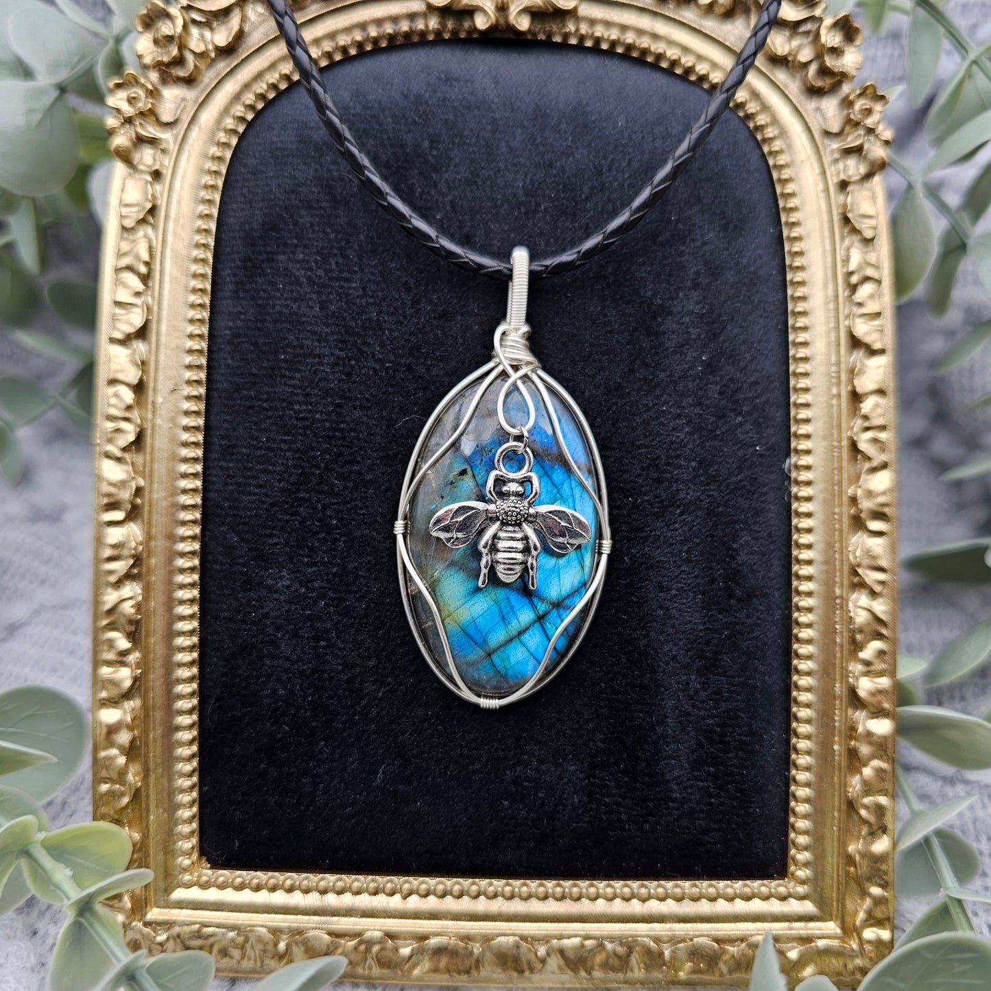 Labradorit & Biene Anhänger | Schmuckdraht | Edelstein Halskette