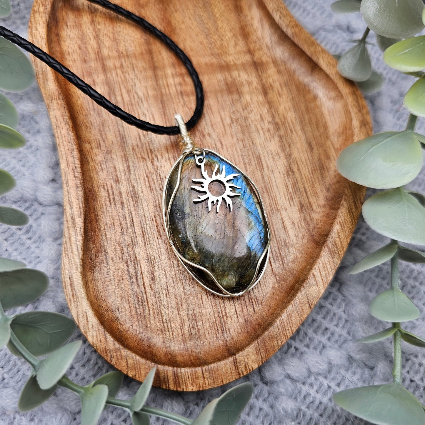 Labradorit & Sonne Anhänger | Schmuckdraht | Edelstein Halskette