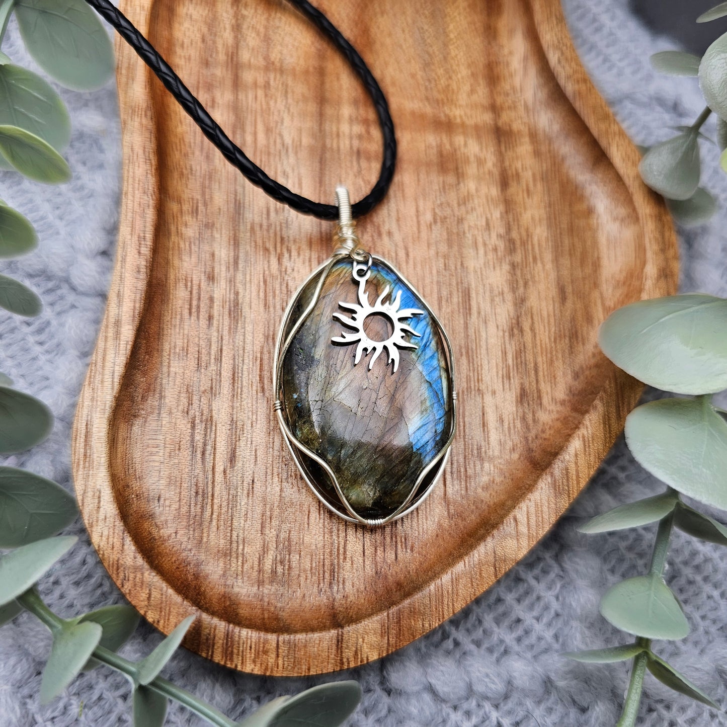 Labradorit & Sonne Anhänger | Schmuckdraht | Edelstein Halskette