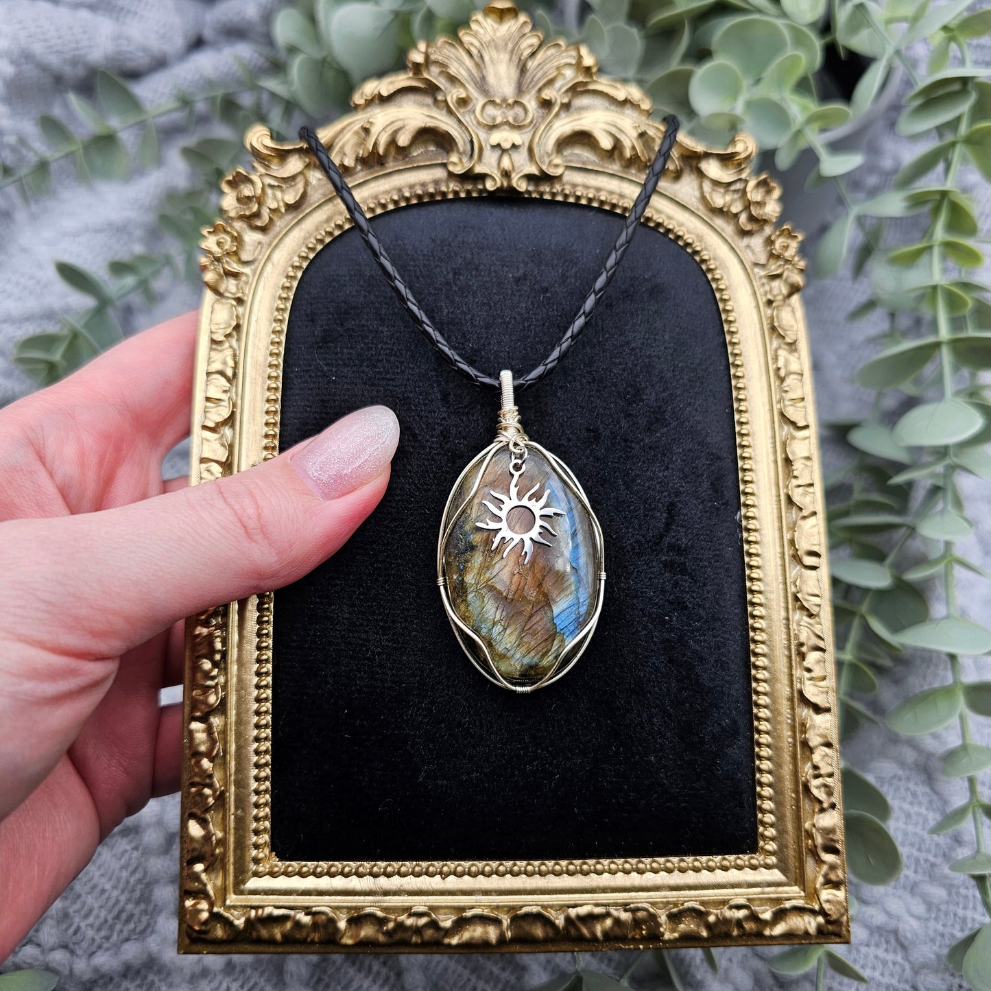 Labradorite & Sun Pendant | Jewelry Wire | Gemstone Necklace