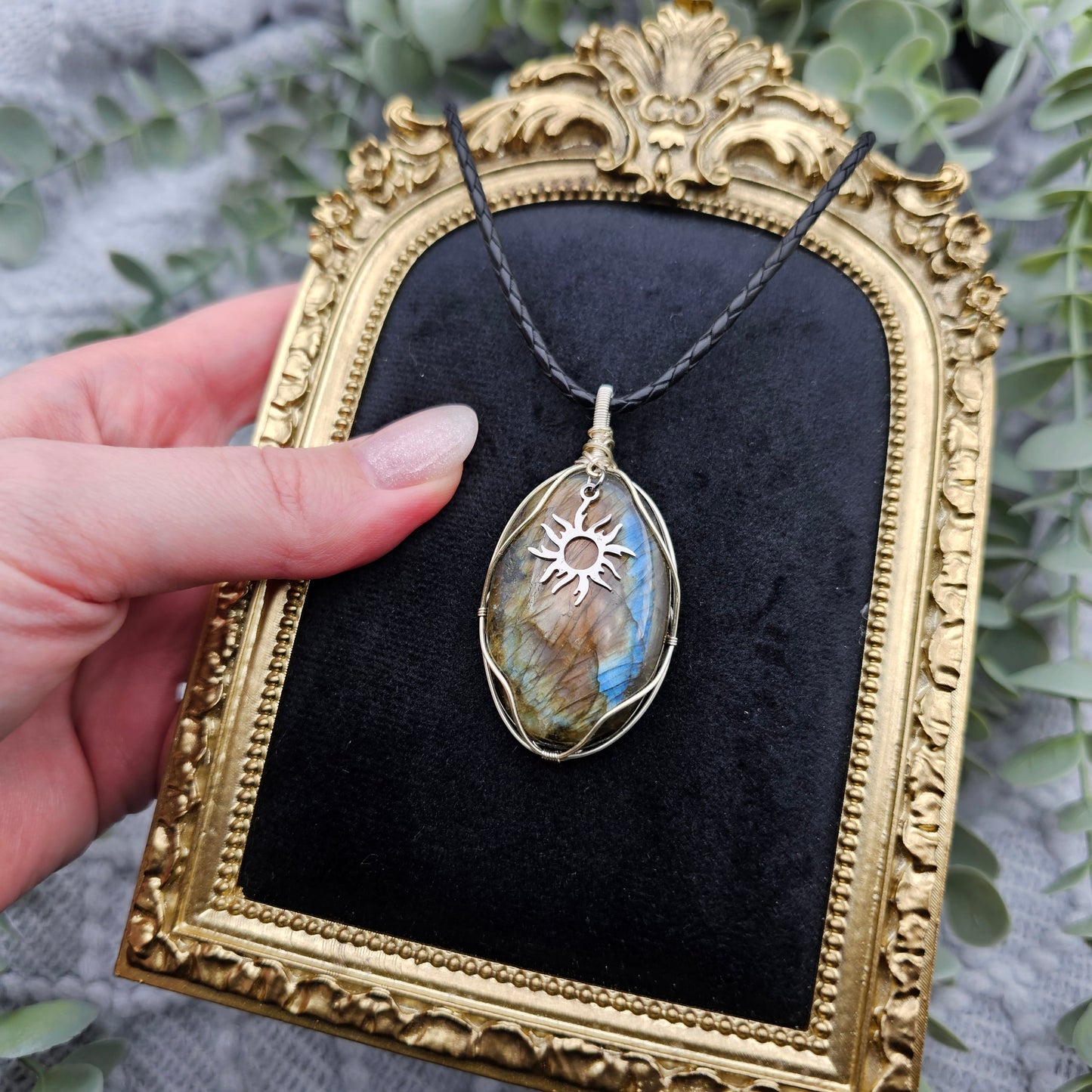 Labradorit & Sonne Anhänger | Schmuckdraht | Edelstein Halskette