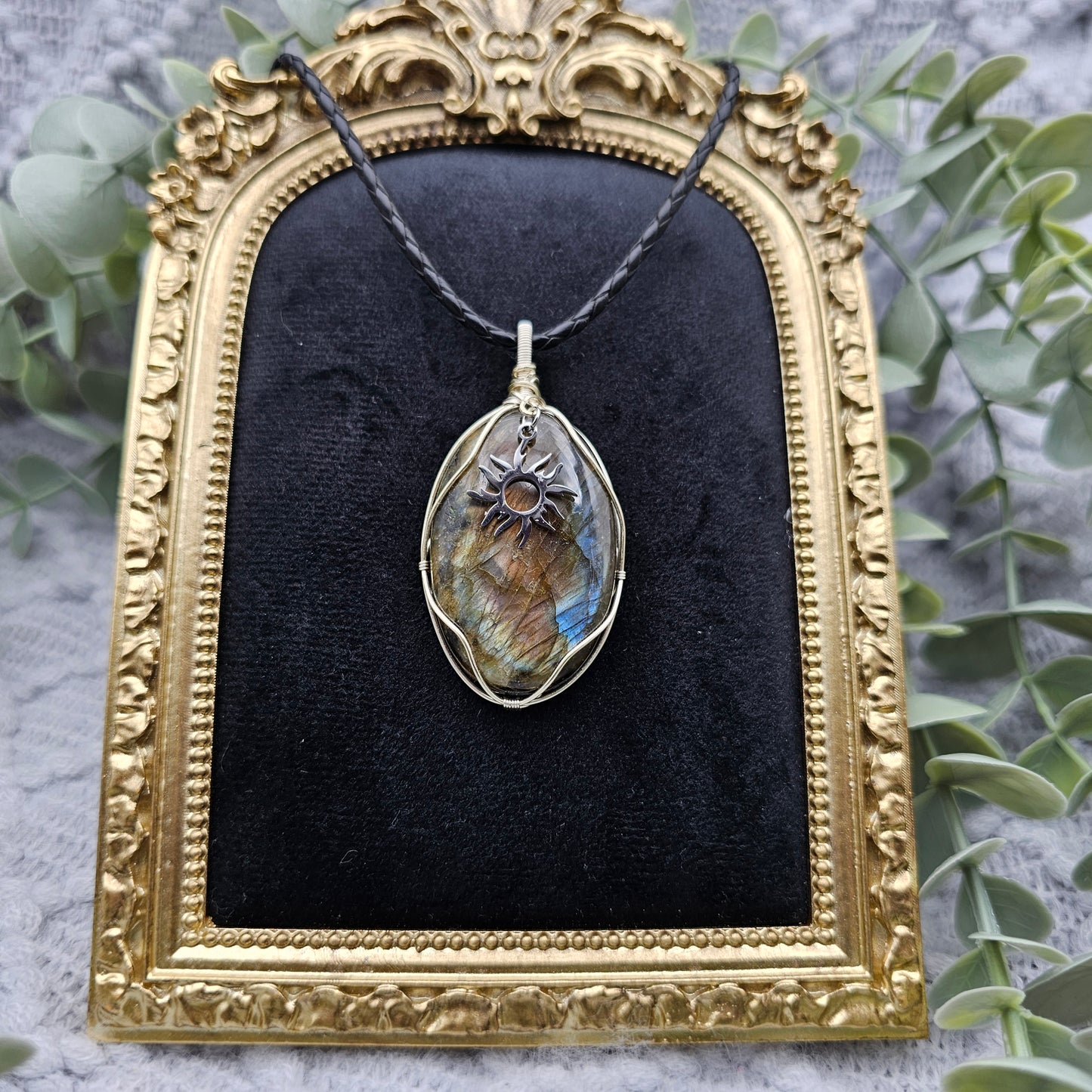 Labradorit & Sonne Anhänger | Schmuckdraht | Edelstein Halskette