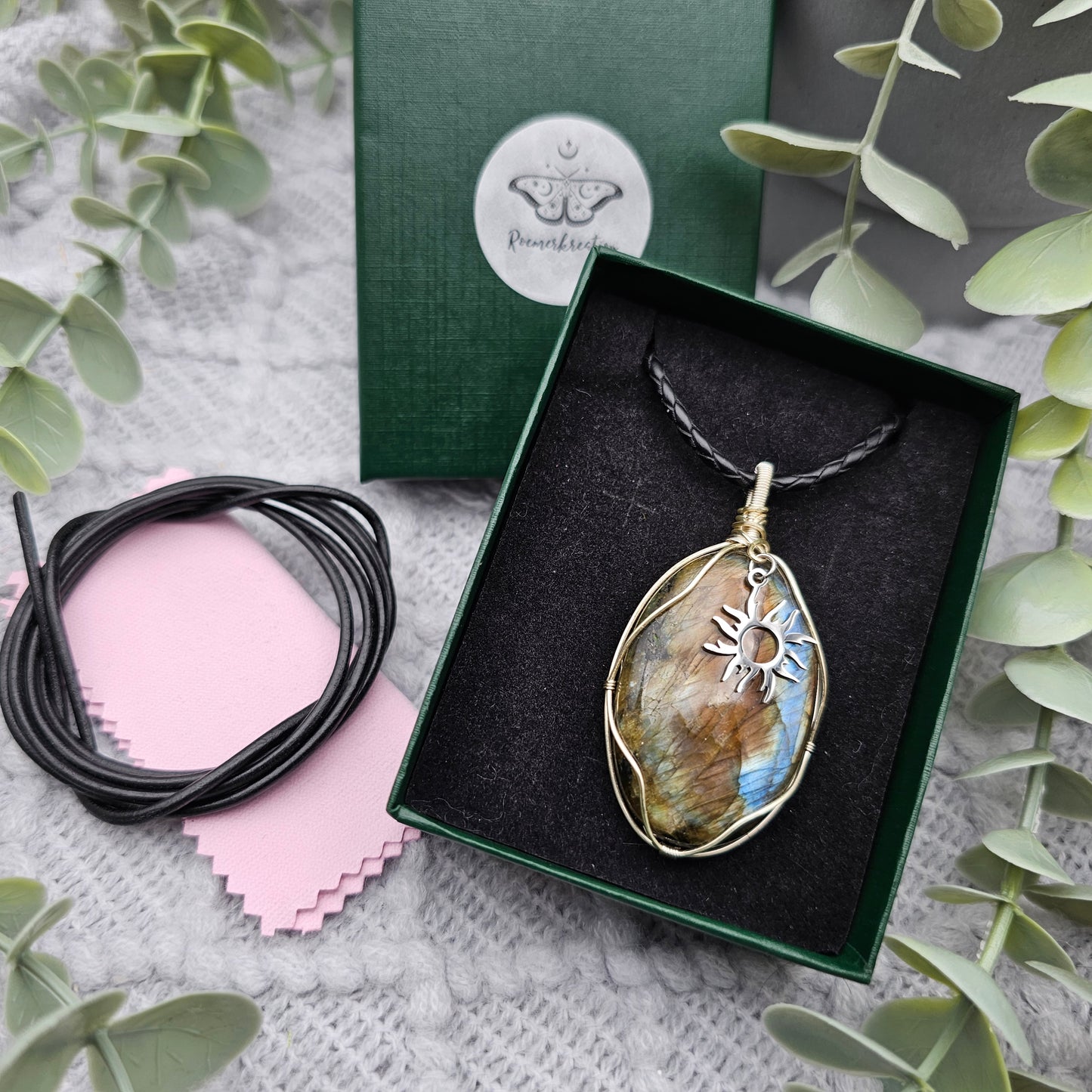 Labradorite & Sun Pendant | Jewelry Wire | Gemstone Necklace
