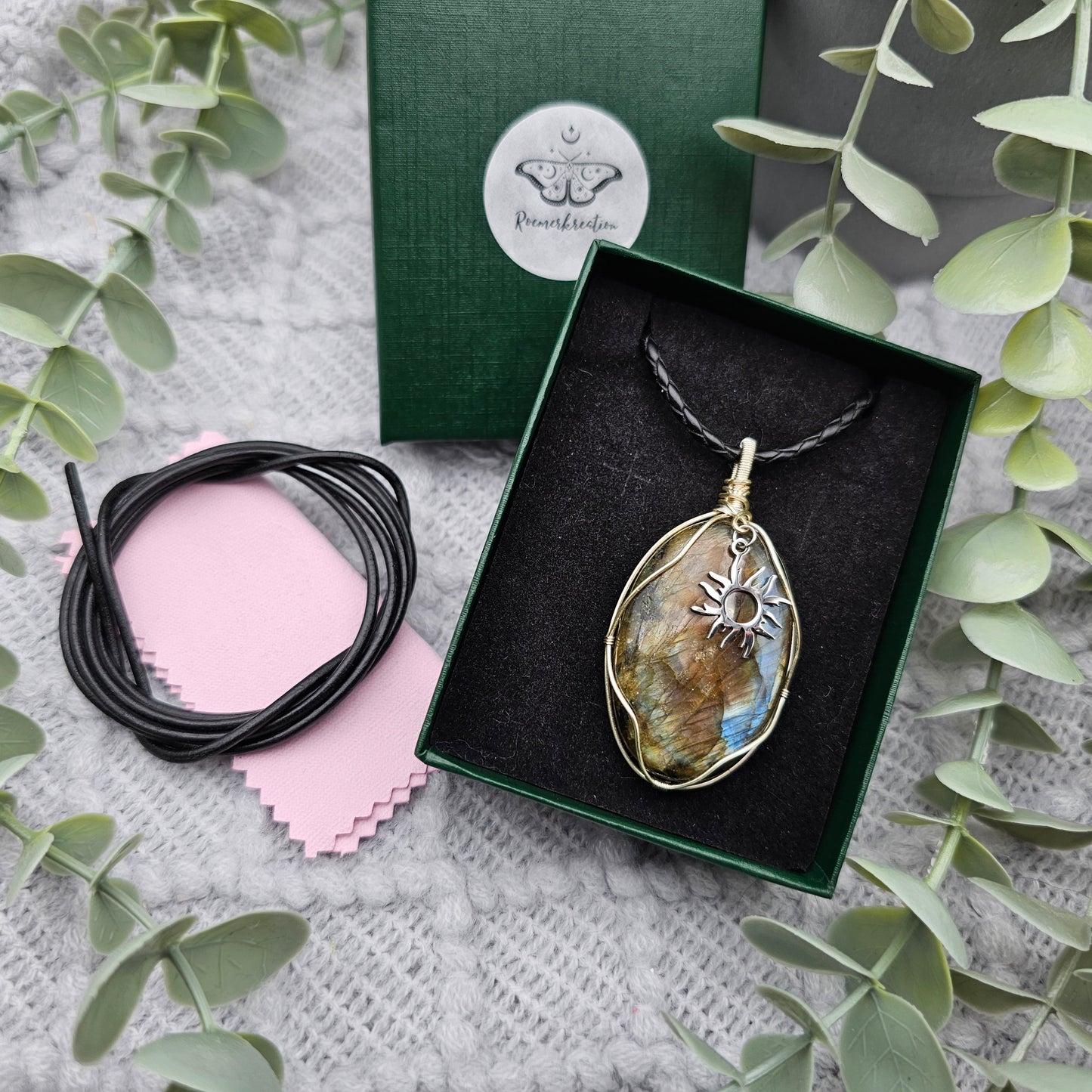 Labradorit & Sonne Anhänger | Schmuckdraht | Edelstein Halskette