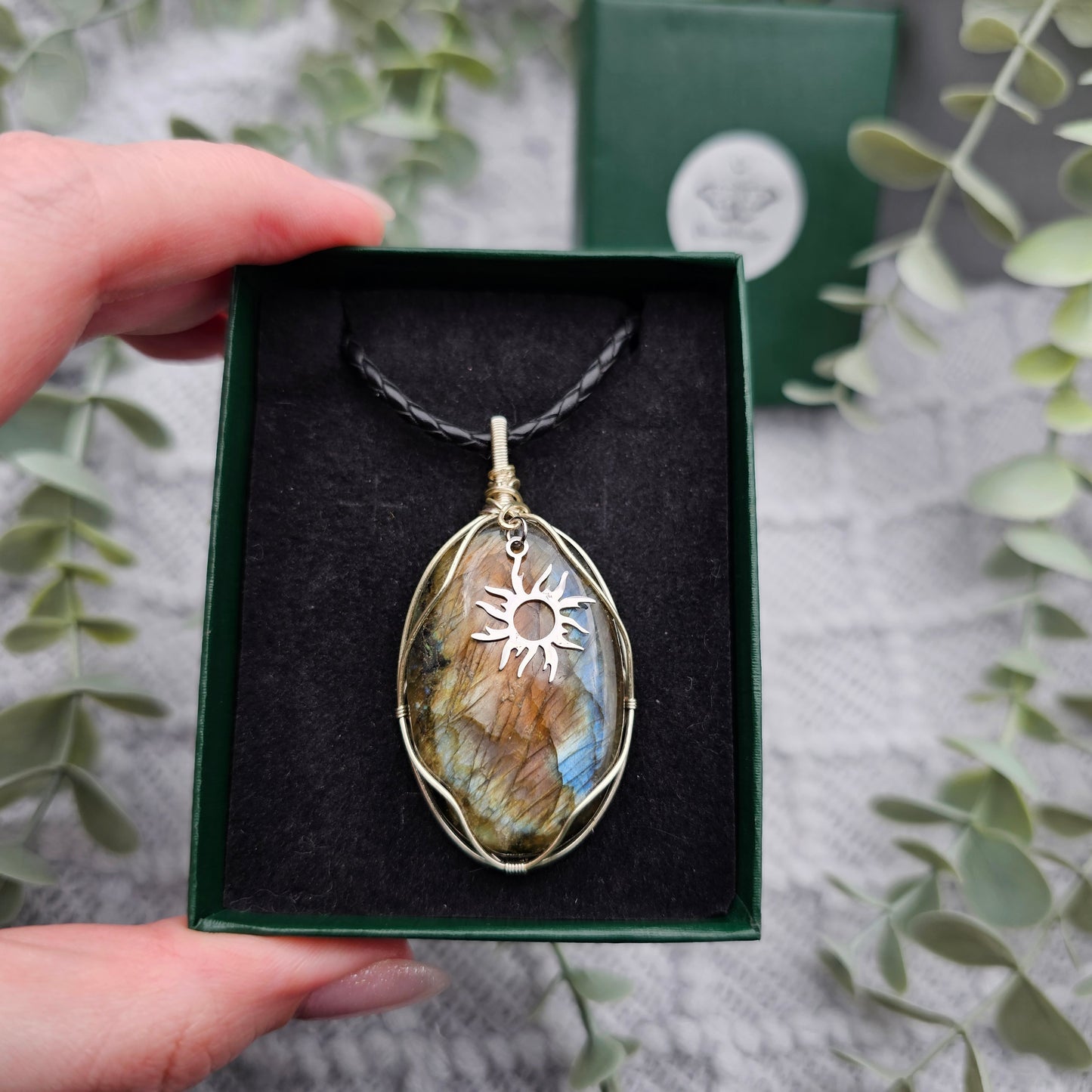 Labradorit & Sonne Anhänger | Schmuckdraht | Edelstein Halskette