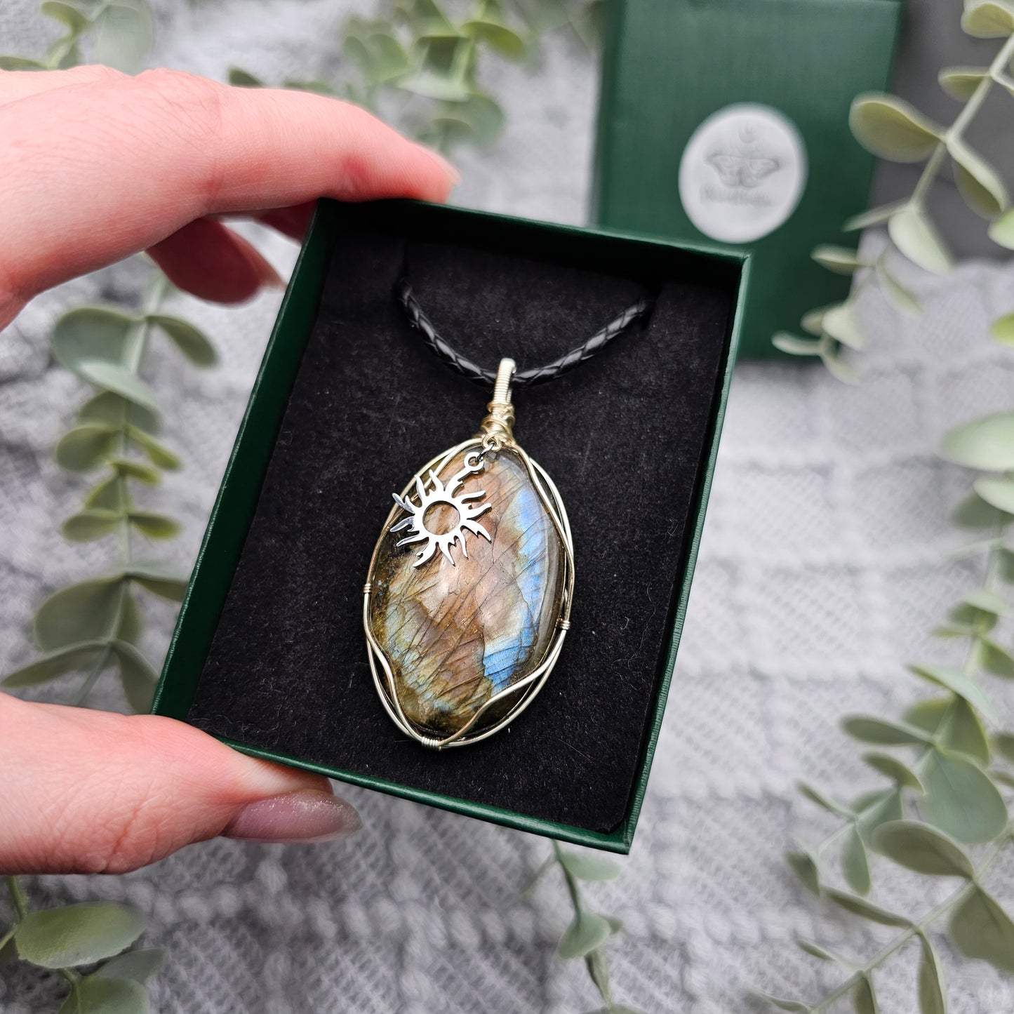 Labradorit & Sonne Anhänger | Schmuckdraht | Edelstein Halskette