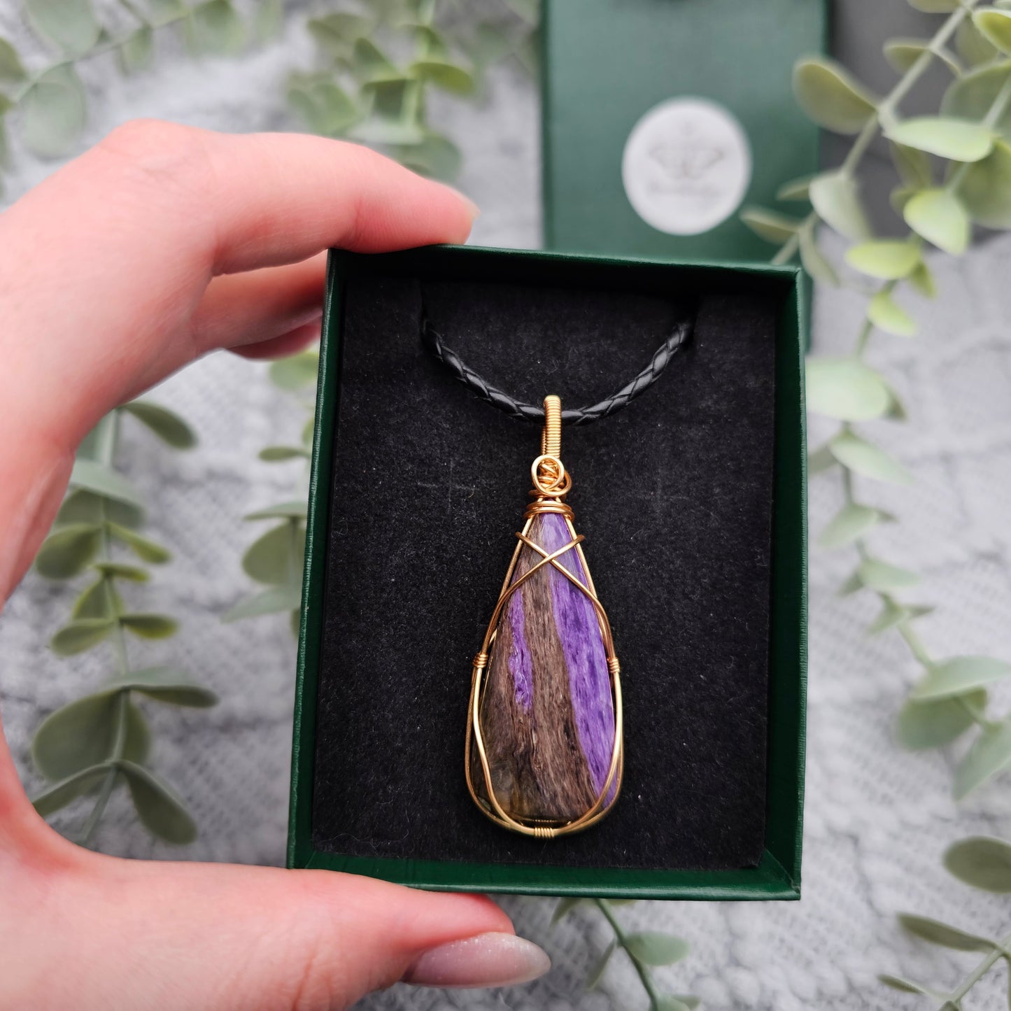 Charoit Anhänger | Schmuckdraht | Edelstein Halskette