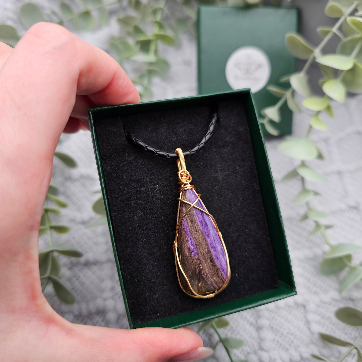 Charoit Anhänger | Schmuckdraht | Edelstein Halskette