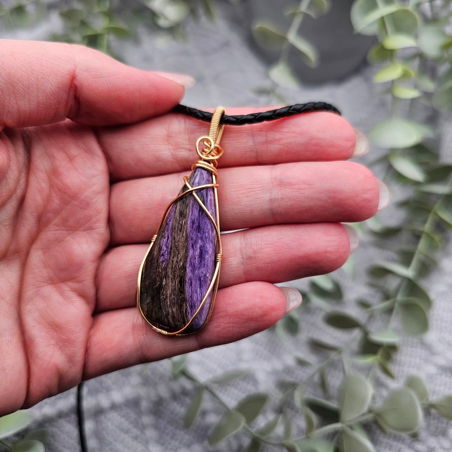 Charoit Anhänger | Schmuckdraht | Edelstein Halskette