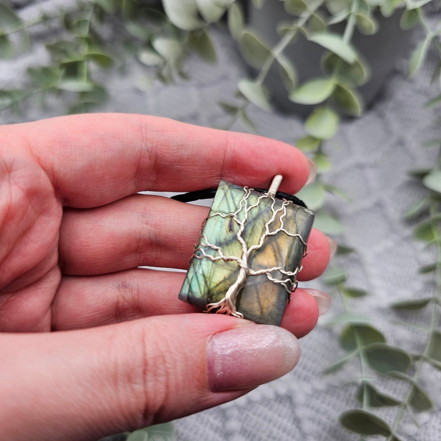 Labradorit Lebensbaum Anhänger | Schmuckdraht | Edelstein Halskette