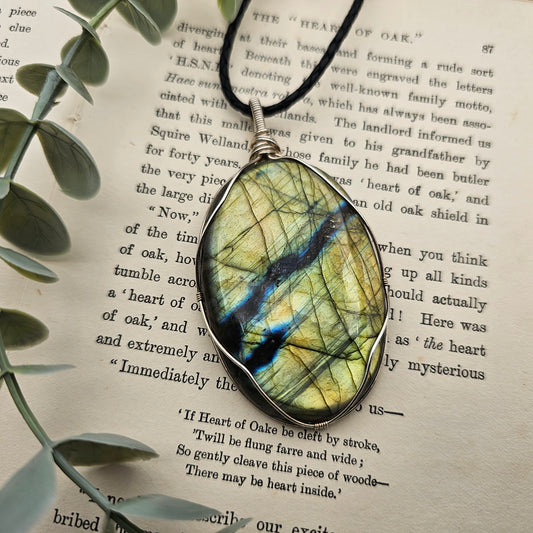 Labradorite Pendant | 925 Silver | Gemstone Necklace