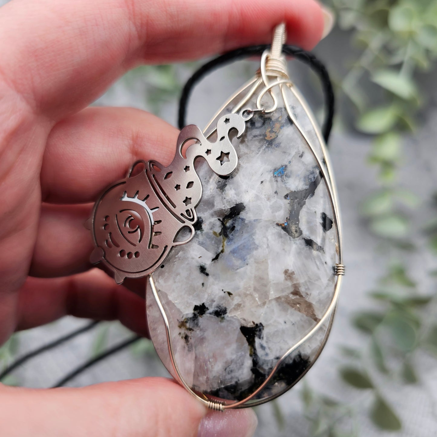 Regenbogenmondstein & Zauberkessel Anhänger | 925er Silber/ Edelstahl | Edelstein Halskette