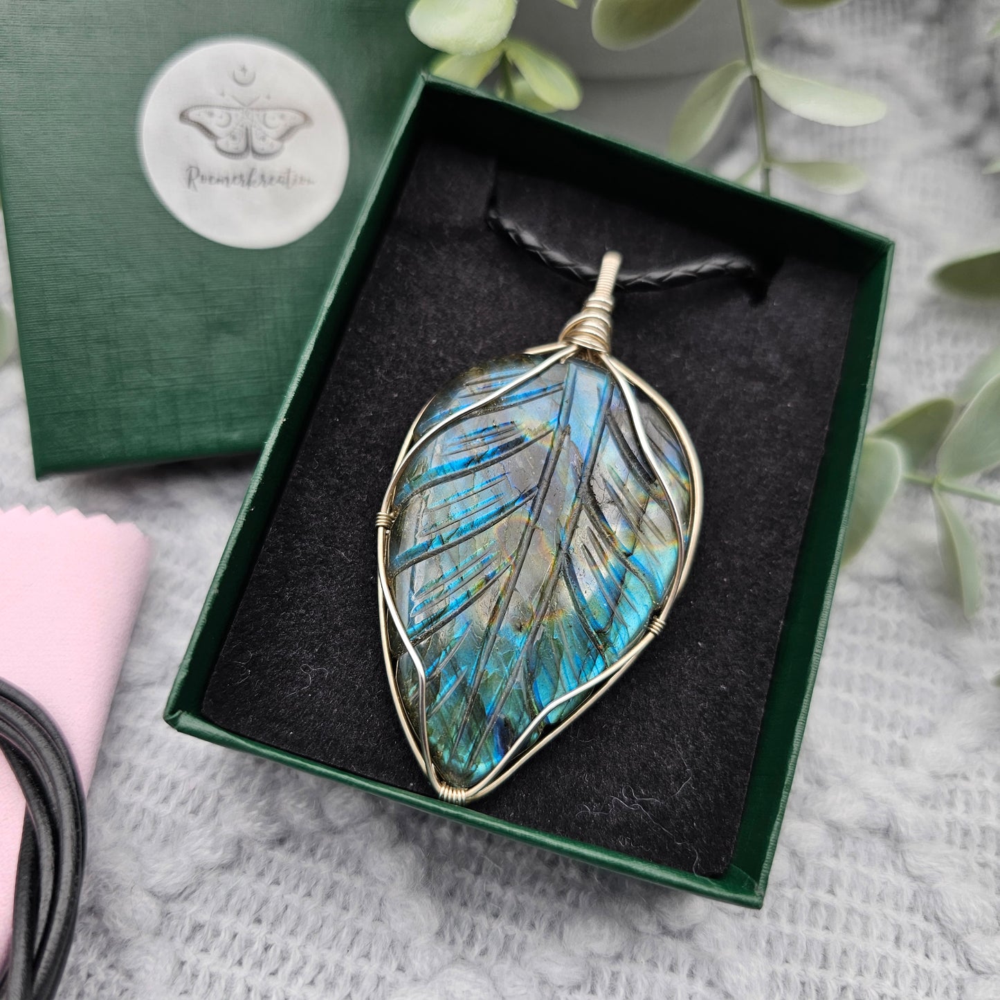 Labradorit graviert Anhänger | 925er Silber | Edelstein Halskette