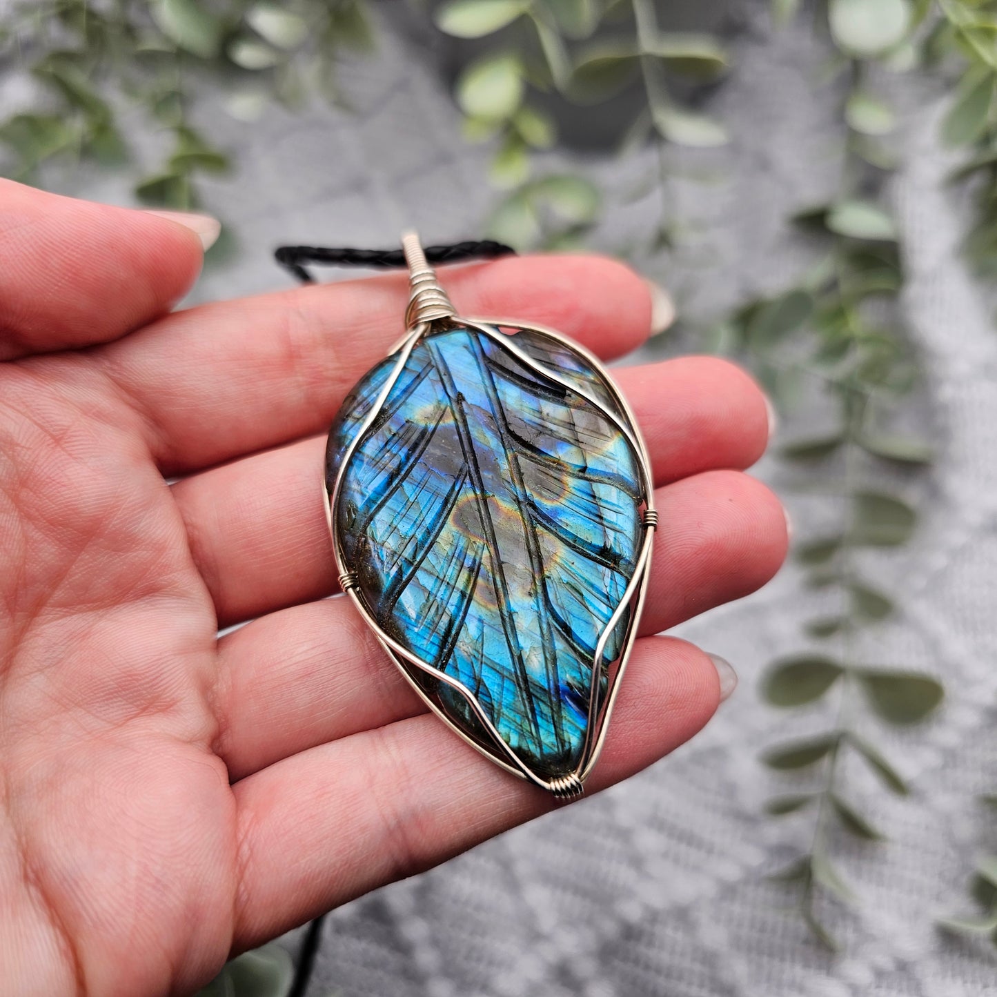 Labradorit graviert Anhänger | 925er Silber | Edelstein Halskette