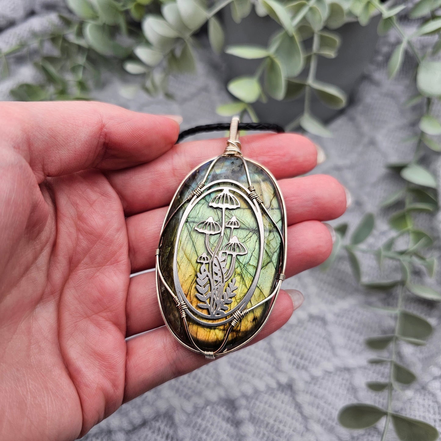 Labradorite & Forest Pendant | 925 Silver / Stainless Steel | Gemstone Necklace