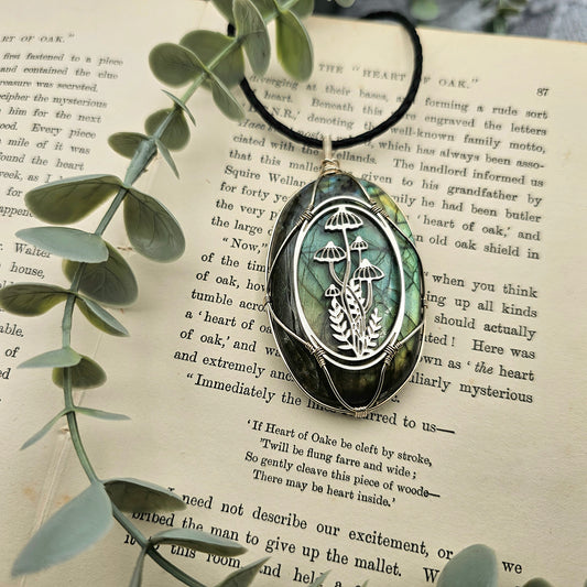 Labradorite & Forest Pendant | 925 Silver / Stainless Steel | Gemstone Necklace