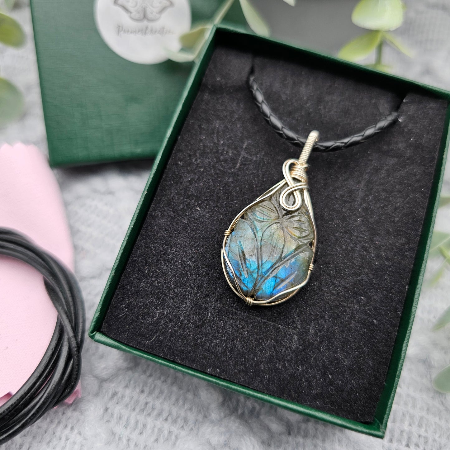 Labradorit graviert Anhänger | 925er Silber | Edelstein Halskette