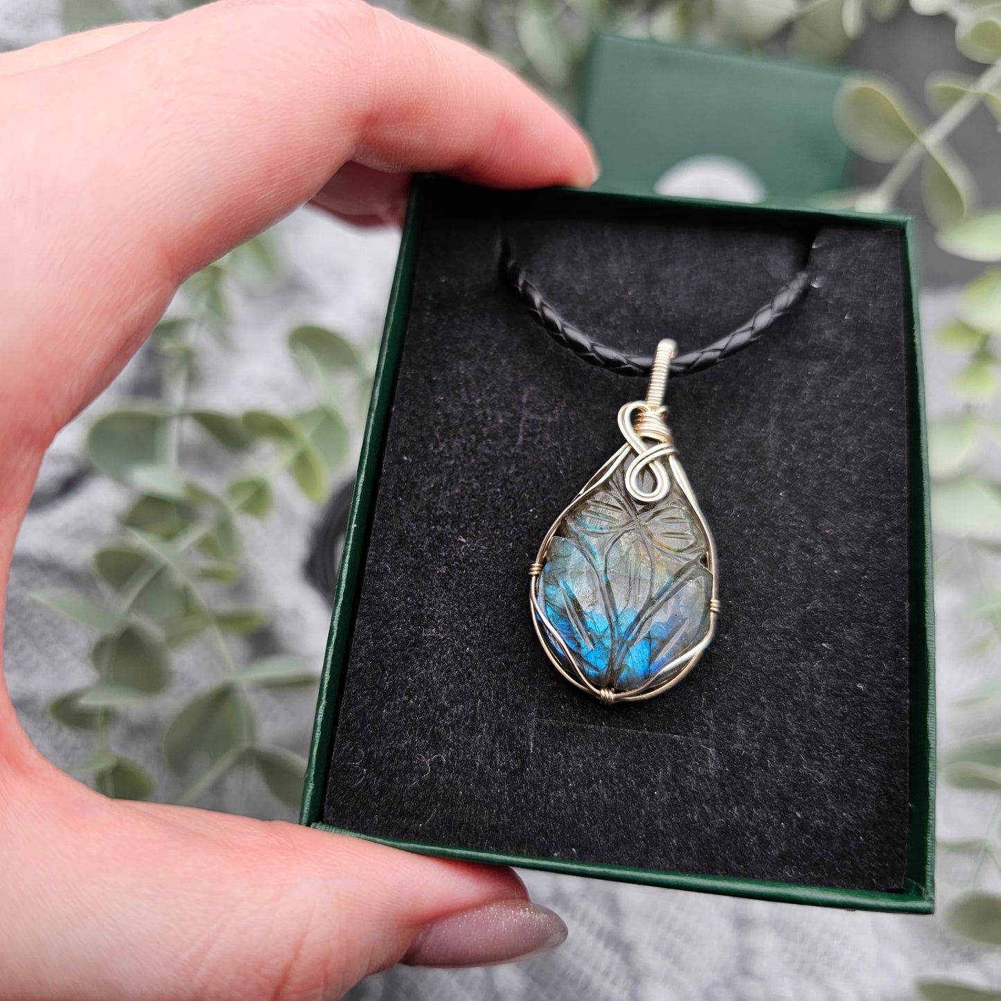 Labradorit graviert Anhänger | 925er Silber | Edelstein Halskette